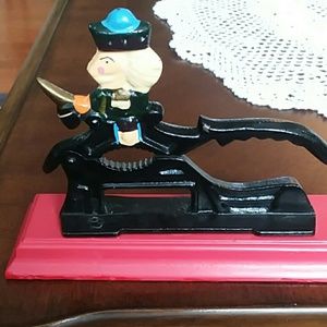 Cast iron nutcracker good shape